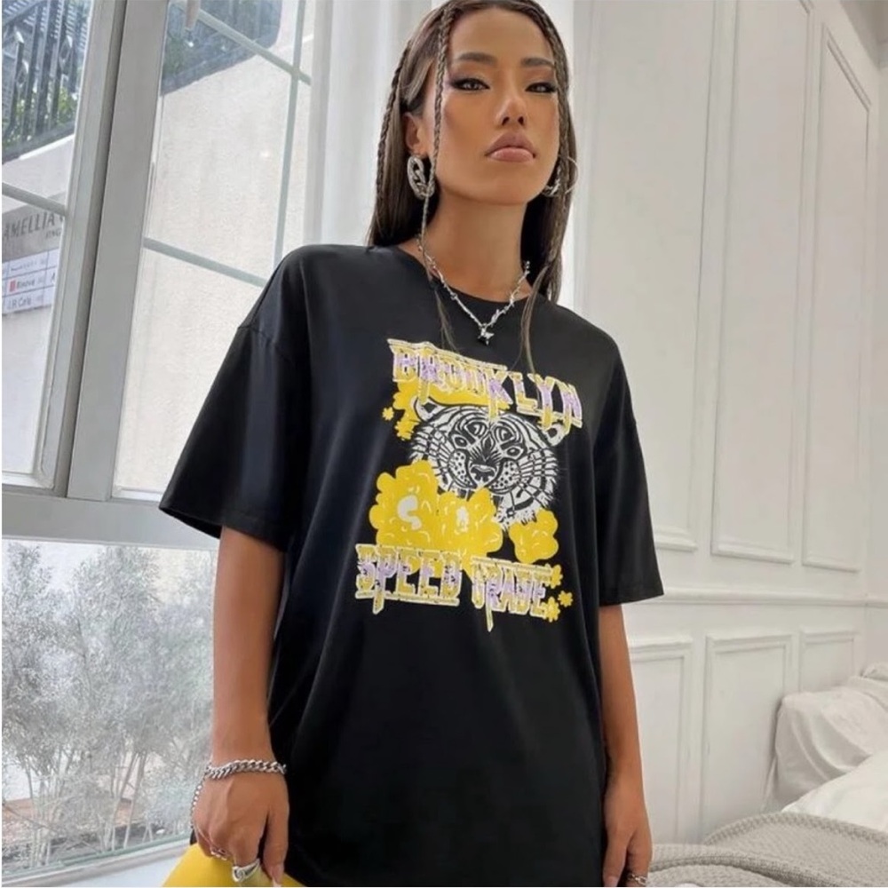 SHEIN Coolane Tiger & Letter tee & Biker Shorts